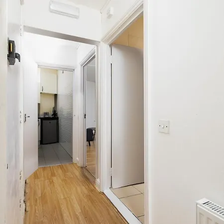 Charmstay Shepherds Bush London Exterior photo