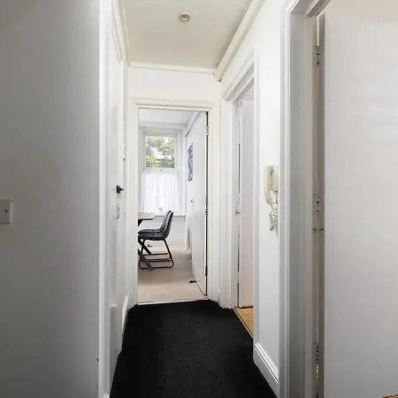 Charmstay Shepherds Bush London Exterior photo