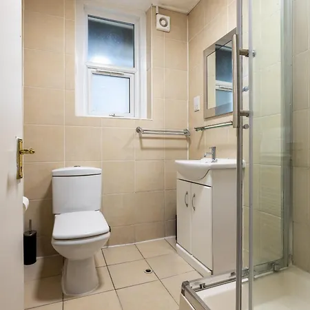 Charmstay Shepherds Bush London Exterior photo